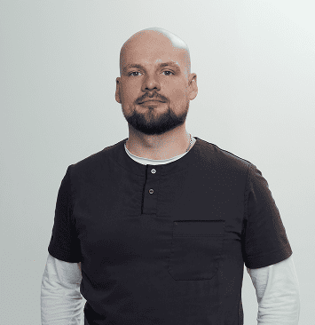 Врач Дмитрий Иванов